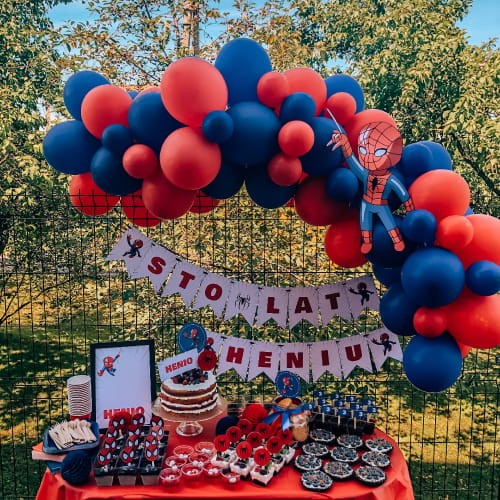 URODZINY_TEMATYCZNE_Spoko_Motyw_urodziny_z_motywem_Spiderman_balonowa_girlanda.jpg