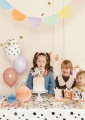 OBP5-obrus-papierowy-kropki-dalmatynczyka--.webp