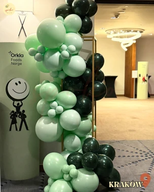 Balonowa girlanda (2,5mb) na stelażu, Event Firmowy, SHADES OF GREEN (montaż, Kraków)