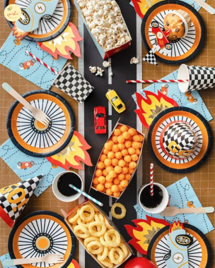 SPOKO MOTYW: Urodziny AUTKA - zestaw dekoracji na stół dla 12 osób