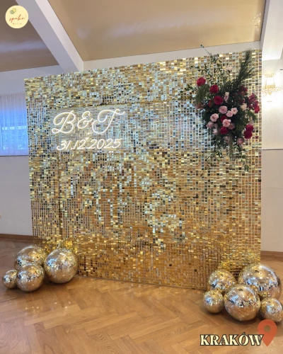 Ścianka cekinowa, klasyczny złoty + stelaż (240x240cm) (montaż, Kraków)